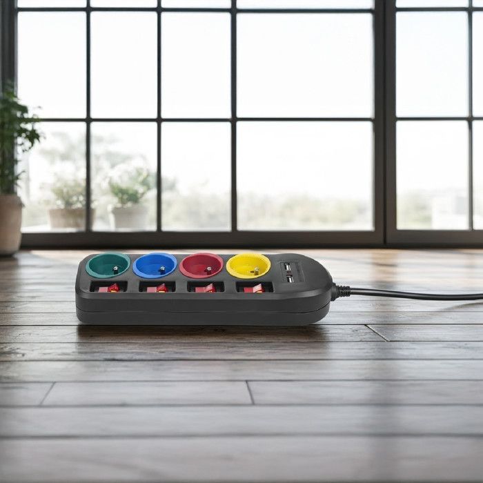 Regleta eléctrica Maclean MCE229 B con 4 tomas de corriente y 2 puertos USB, interruptores individuales y cable de 1,5 m en color negro.