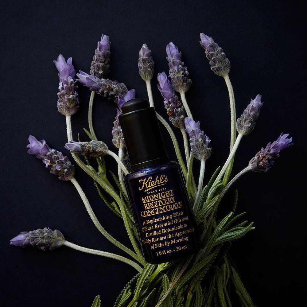 Pleťové sérum s koncentrátom Midnight Recovery Luxusná hydratácia a výživa
