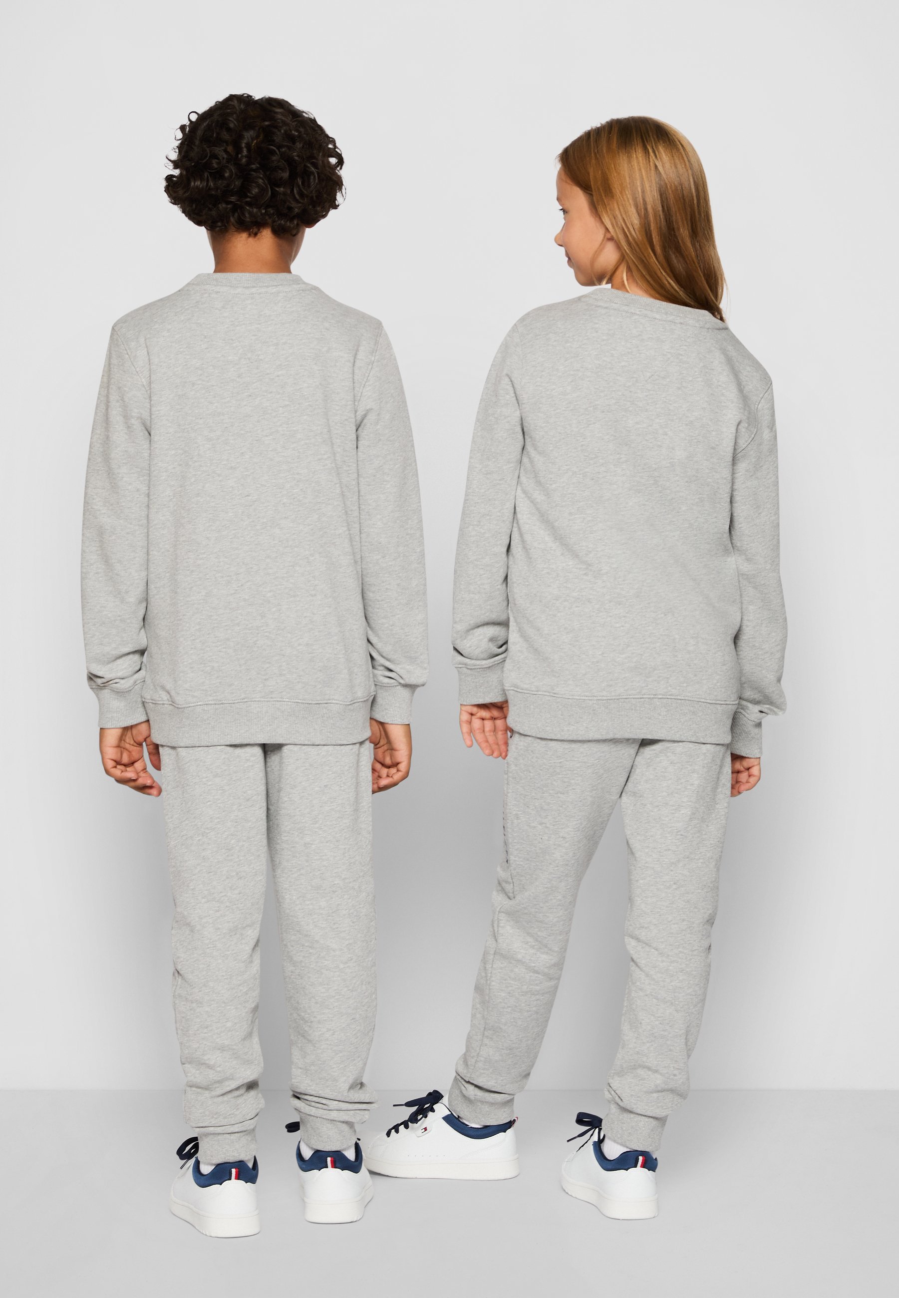 Sweat-shirt Tommy Hilfiger ESSENTIAL UNISEXE - gris clair chiné