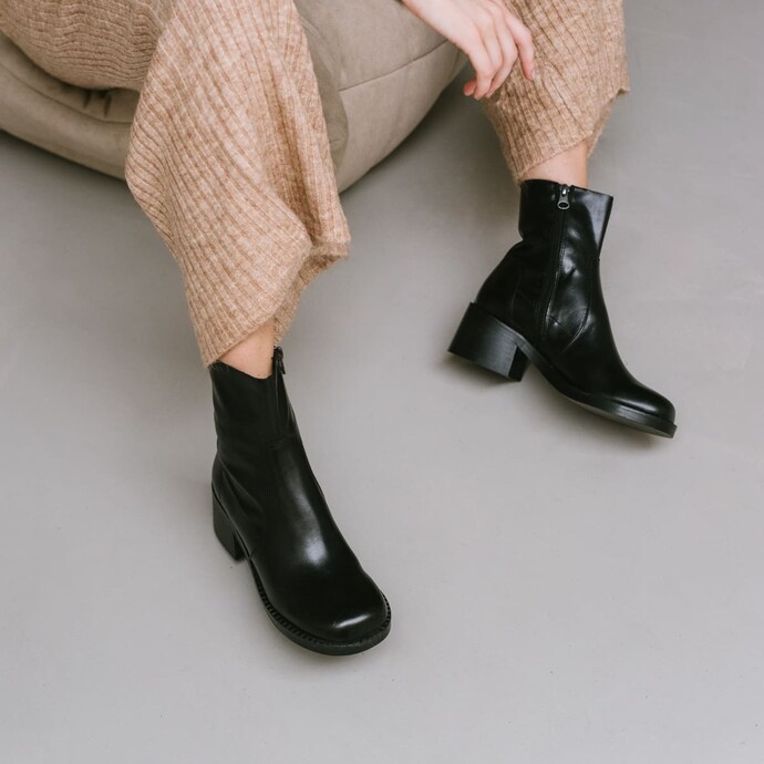 Bottines à talons  en cuir noir