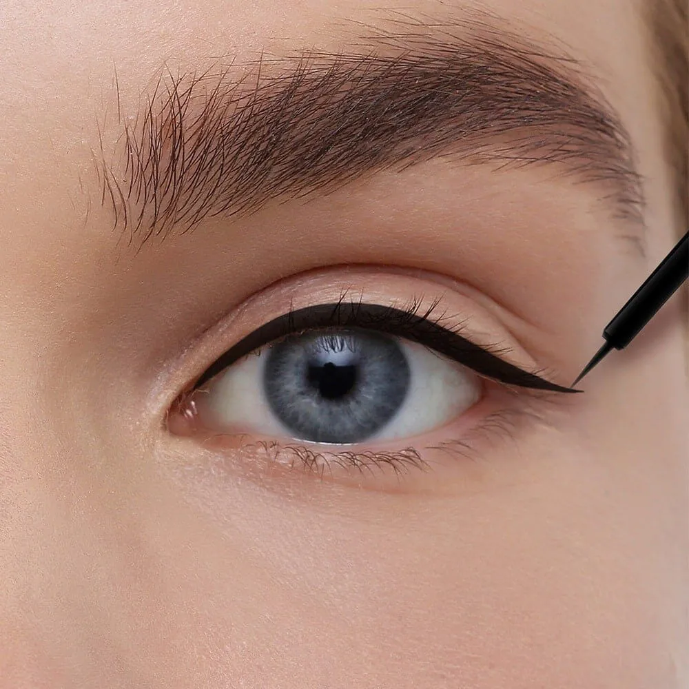 Lamel Eyeliner z twardym pędzelkiem 01