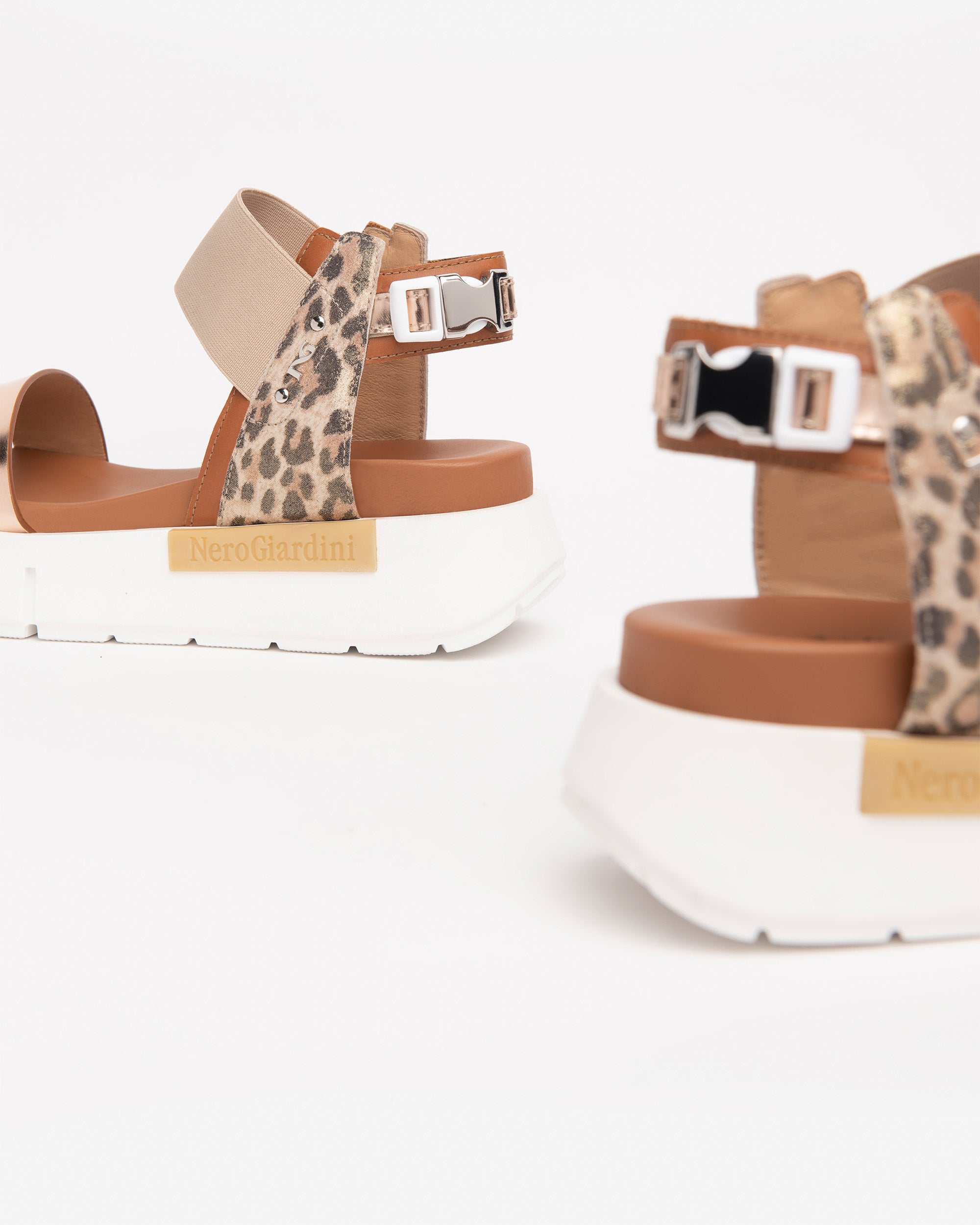  Damen-Ledersandalen