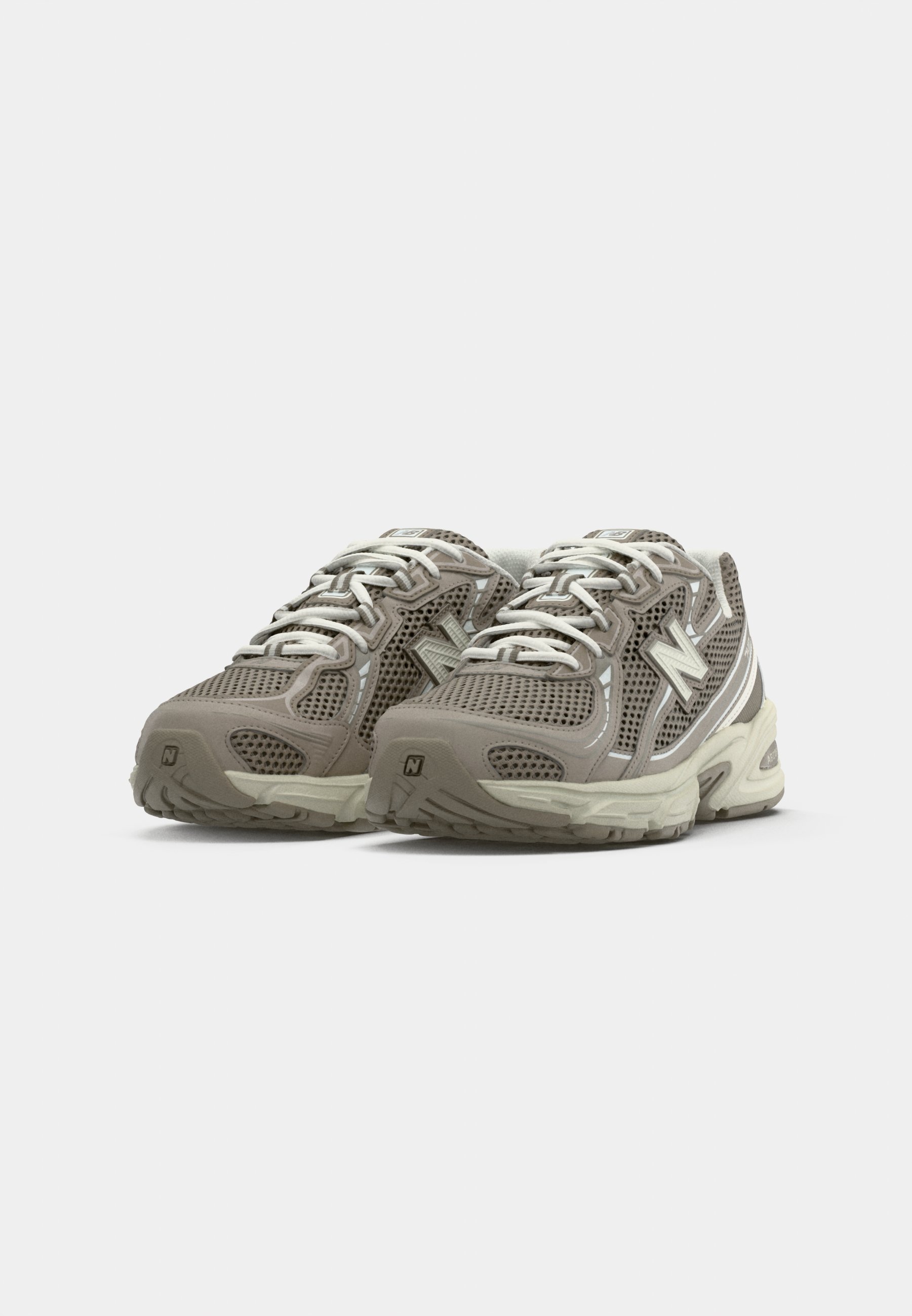 Tênis New Balance U740 UNISSEX - Cor verde-oliva escuro
