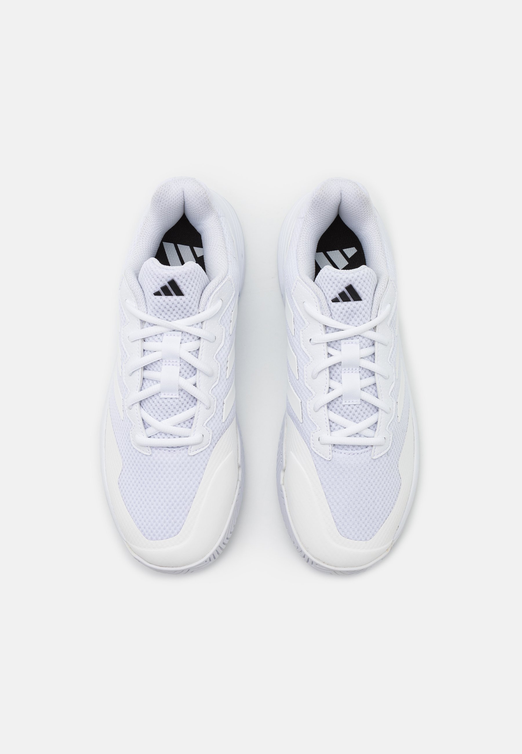 adidas Performance GAMECOURT 2 - Chaussures de tennis pour court en terre battue - Blanc/argent mat