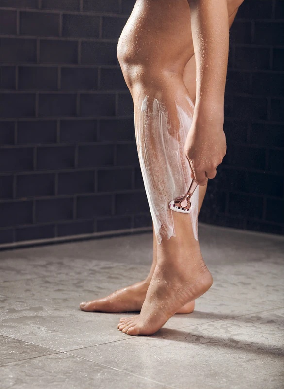 Wilkinson Sword Quattro za ženske brivnik Rose Gold + rezervne glave 4 kosi.