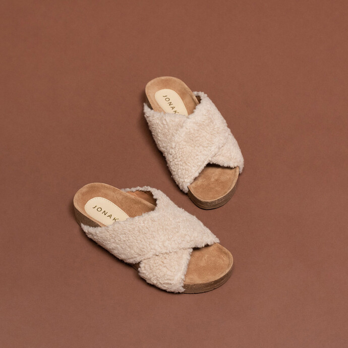 Mules à brides croisées  en fourrure beige