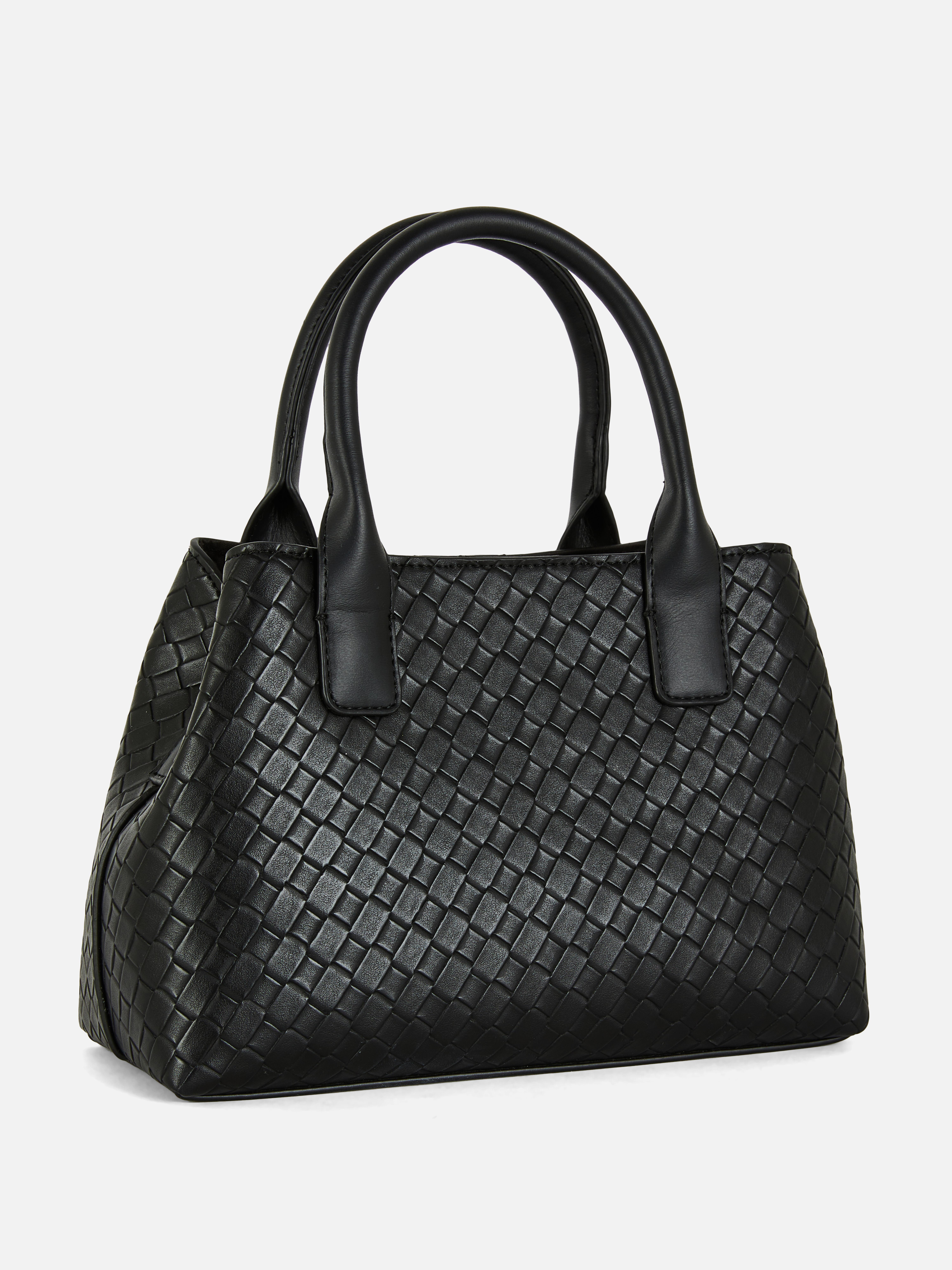 Geantă mini tote țesută Paula Echevarría Această geantă mini tote țesută elegantă are două mânere și o curea de umăr