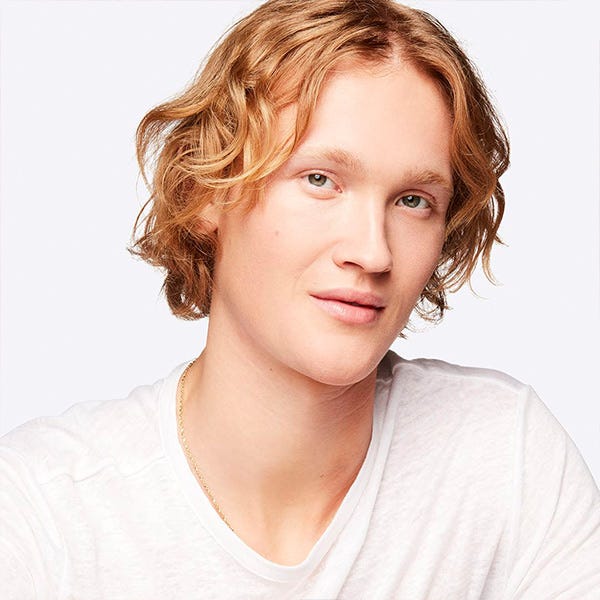 Rozjasňující make-up Studio Radiance Face And Body