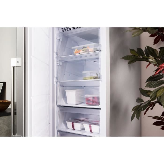 Staande vriezer - HOTPOINT UH8F2CXFR - 4 manden/lades - 263L - Energieklasse E - B 59,5 cm x H 187,5 cm - roestvrij staal