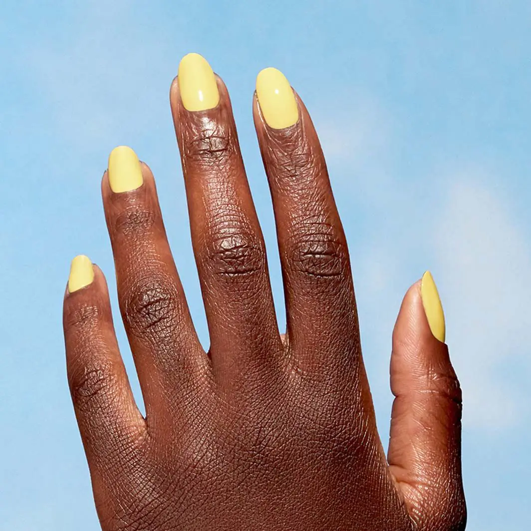 Opi Natre Strong Lakier do paznokci Make My Daisy 15ml