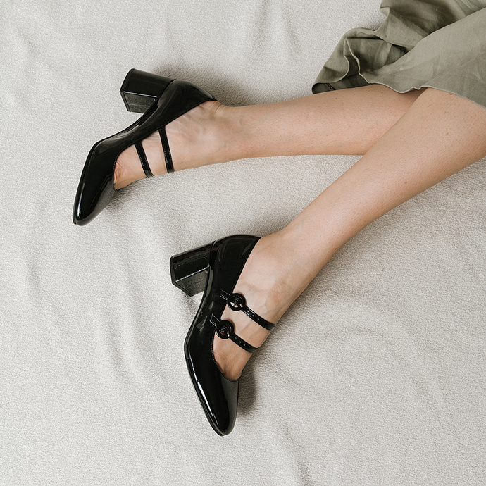 Babies à talons  en vernis noir
