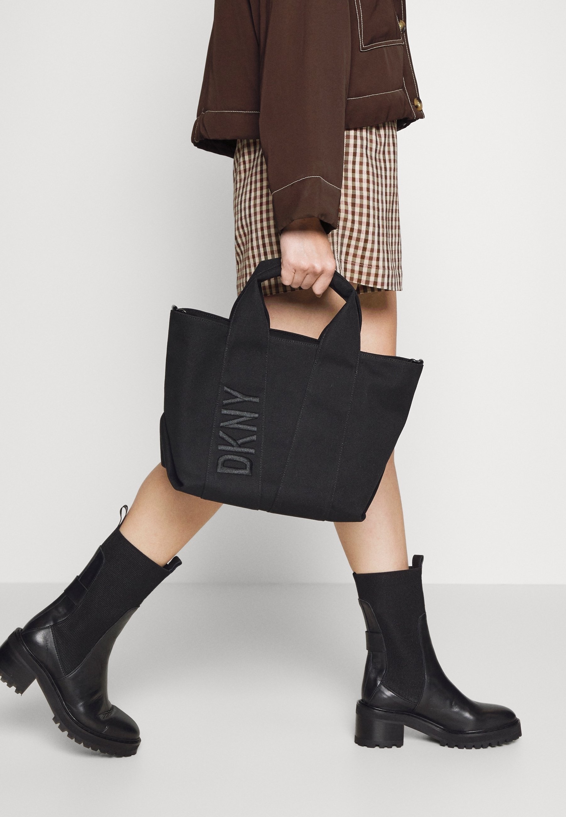 DKNY Skulderveske - svart