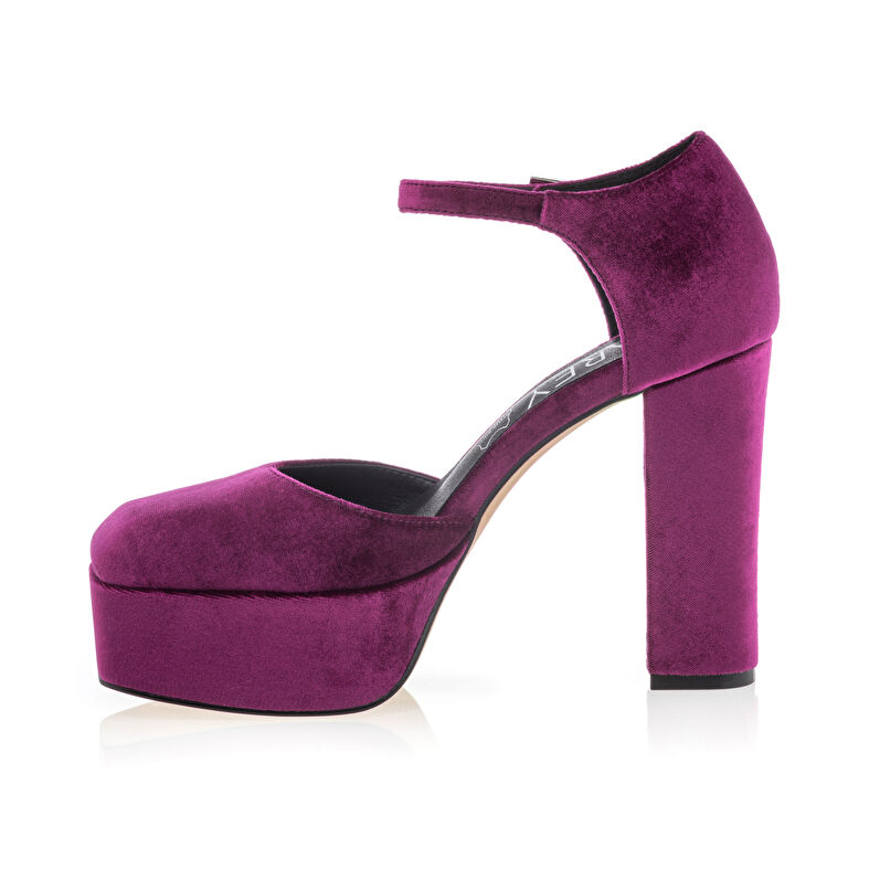 Naisten violetit pumput