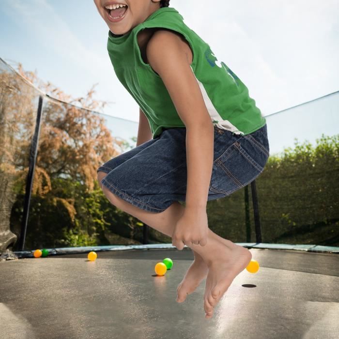 Trampolino resistente all'acqua Ø 183 cm 6FT per bambini e adulti con rete di sicurezza, scaletta e copertura protettiva per giochi all'aperto.