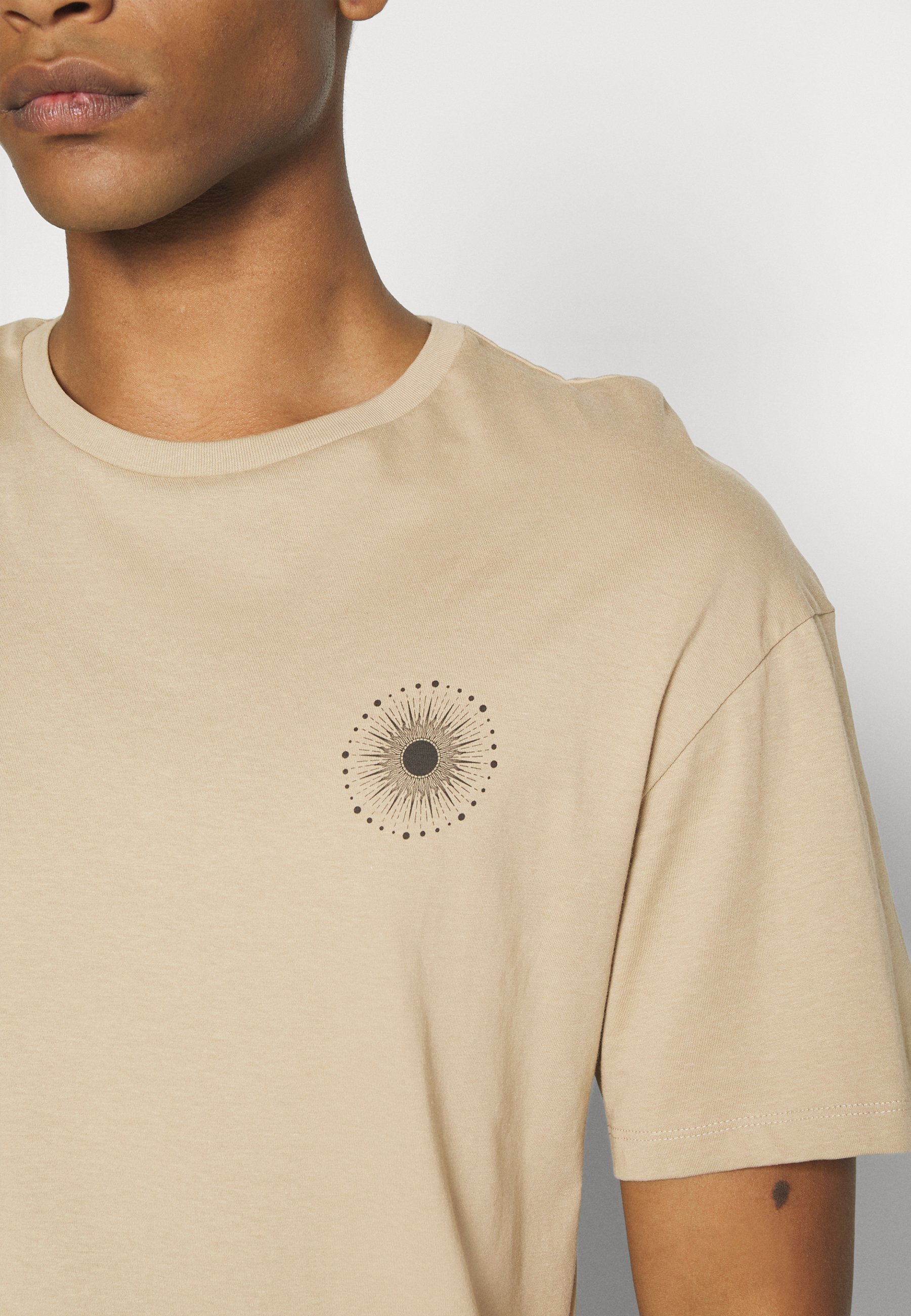 Jack & Jones JORJUPITOR T-shirt met ronde hals - T-shirt met print - beige