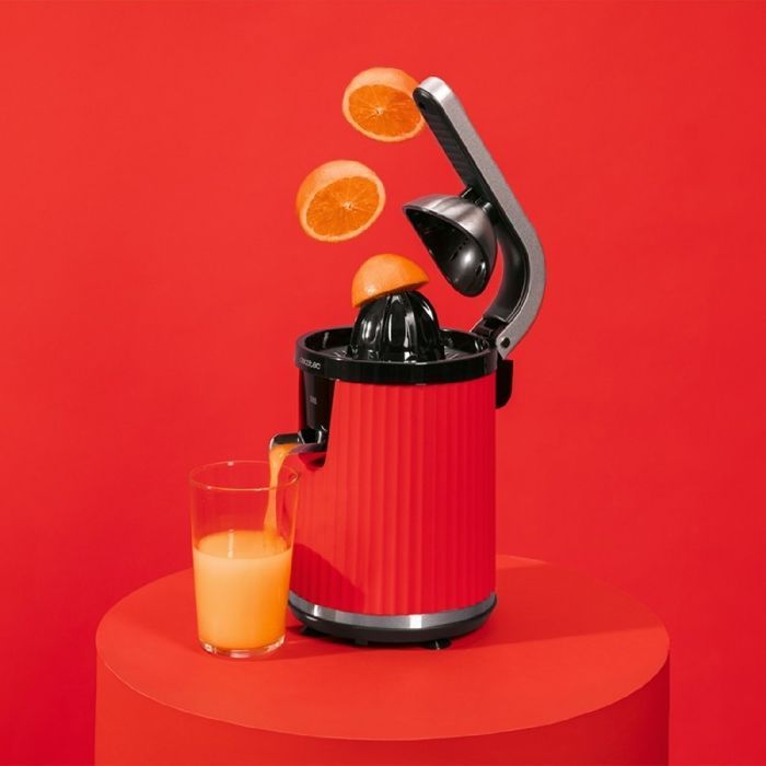 Exprimidor eléctrico de cítricos Cecotec Xqueeze RetroJuice 600 con brazo para naranjas y otros cítricos, rojo. 600 W, estilo retro.