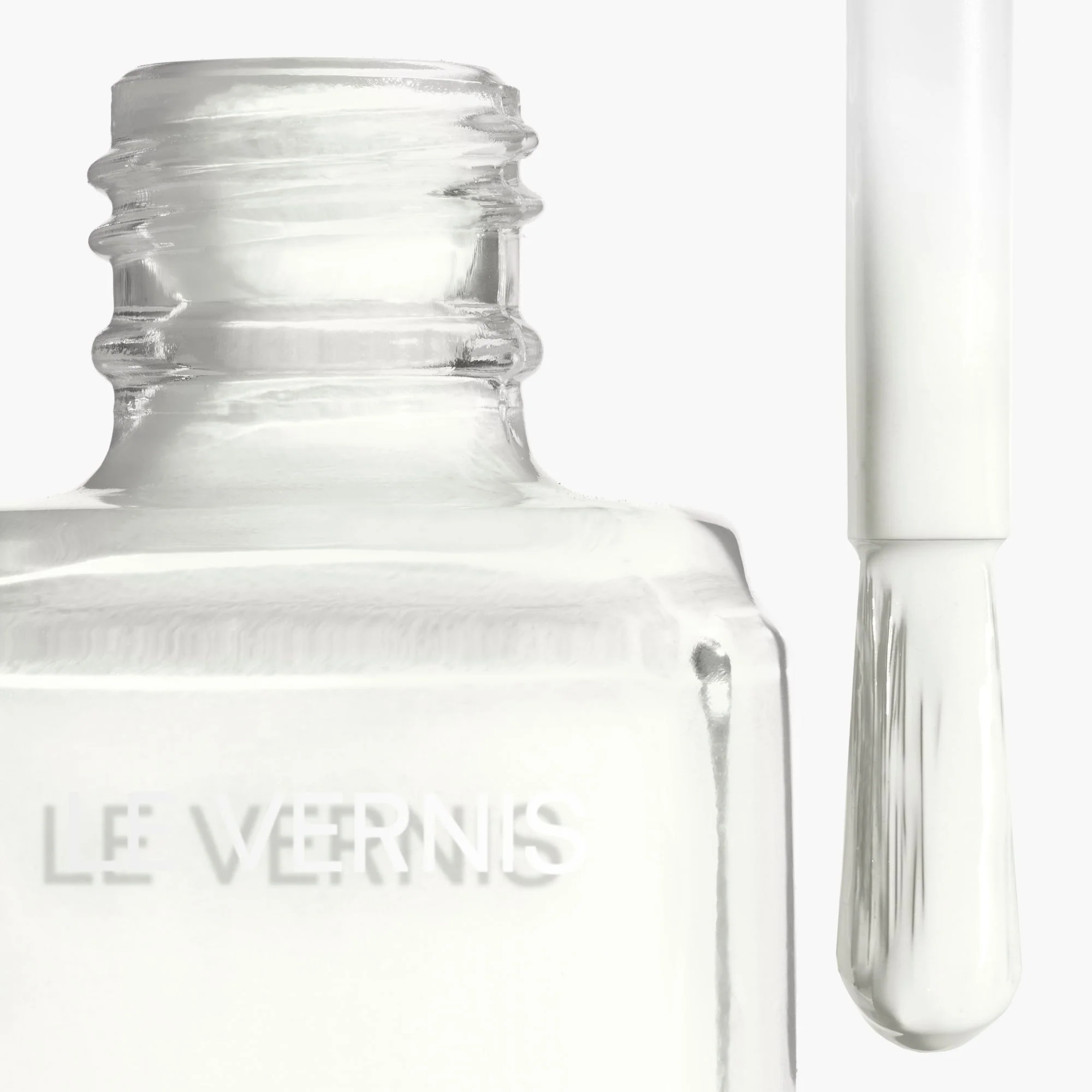 LE VERNIS - COLORE E BRILLANTEZZA LUNGA TENUTA