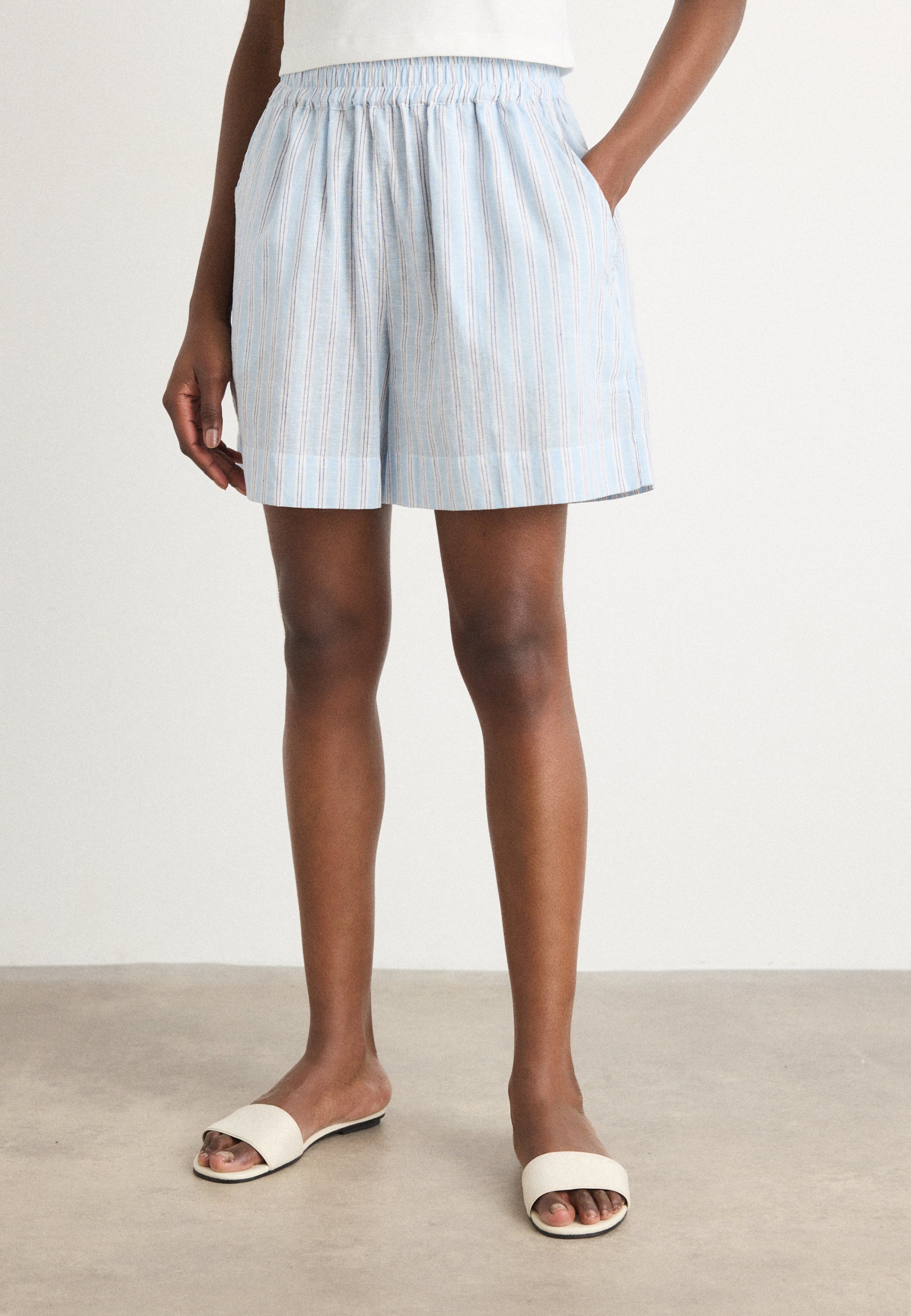 Mads Nørgaard COLIN KIR - Korte broek - poederblauw