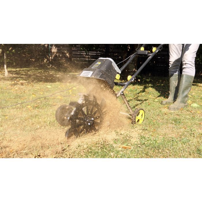 Cortadora de 1500 W con cuchilla de 380 mm, 120 mm de profundidad y 60 mm de ancho, además de control de velocidad variable de 260 a 340 rpm y dos cuchillas de labranza.