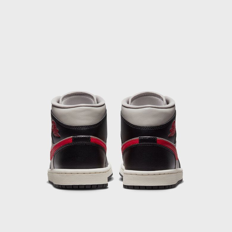 WMNS Air Jordan 1 Mid