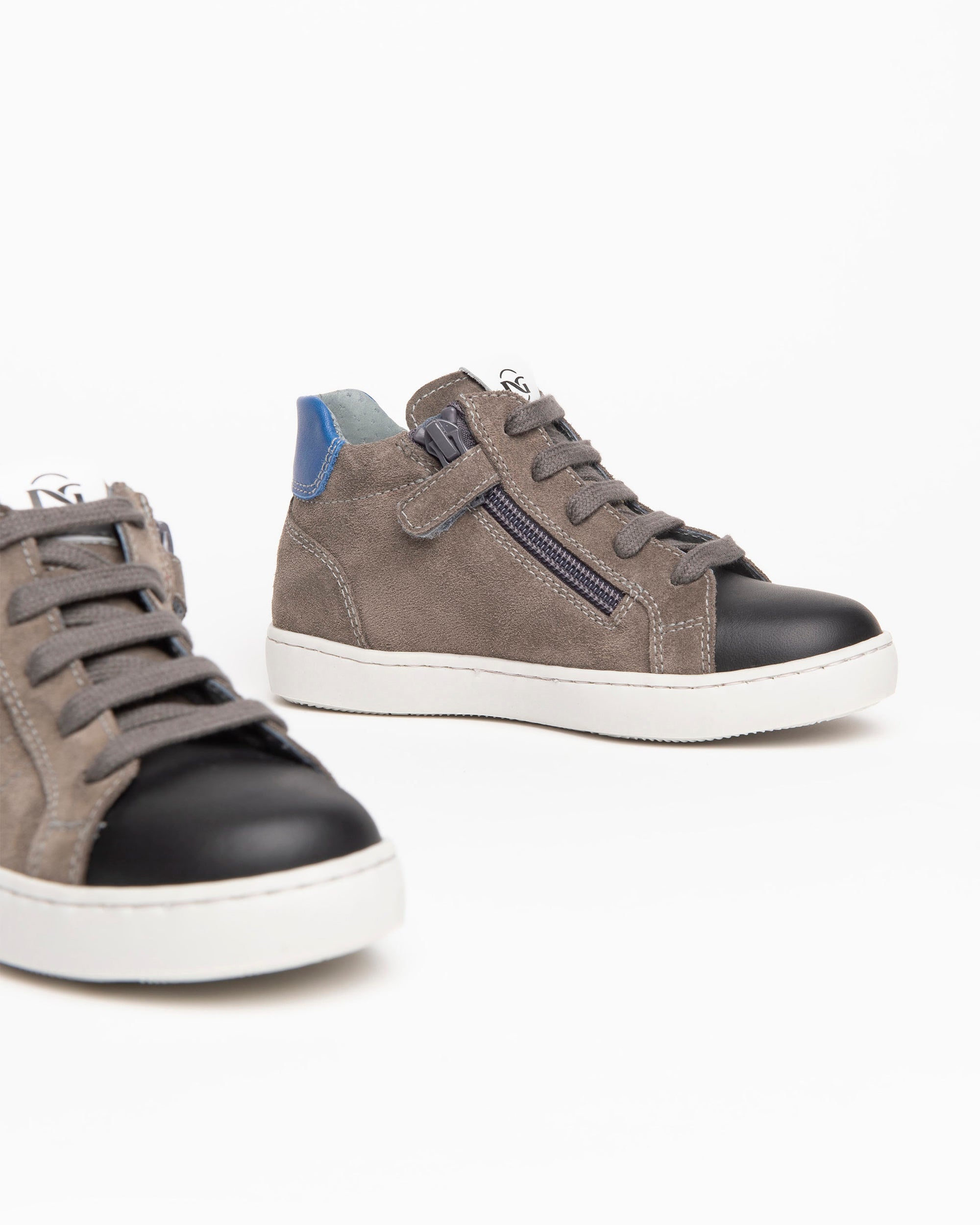  Kinder-Sneaker aus Wildleder