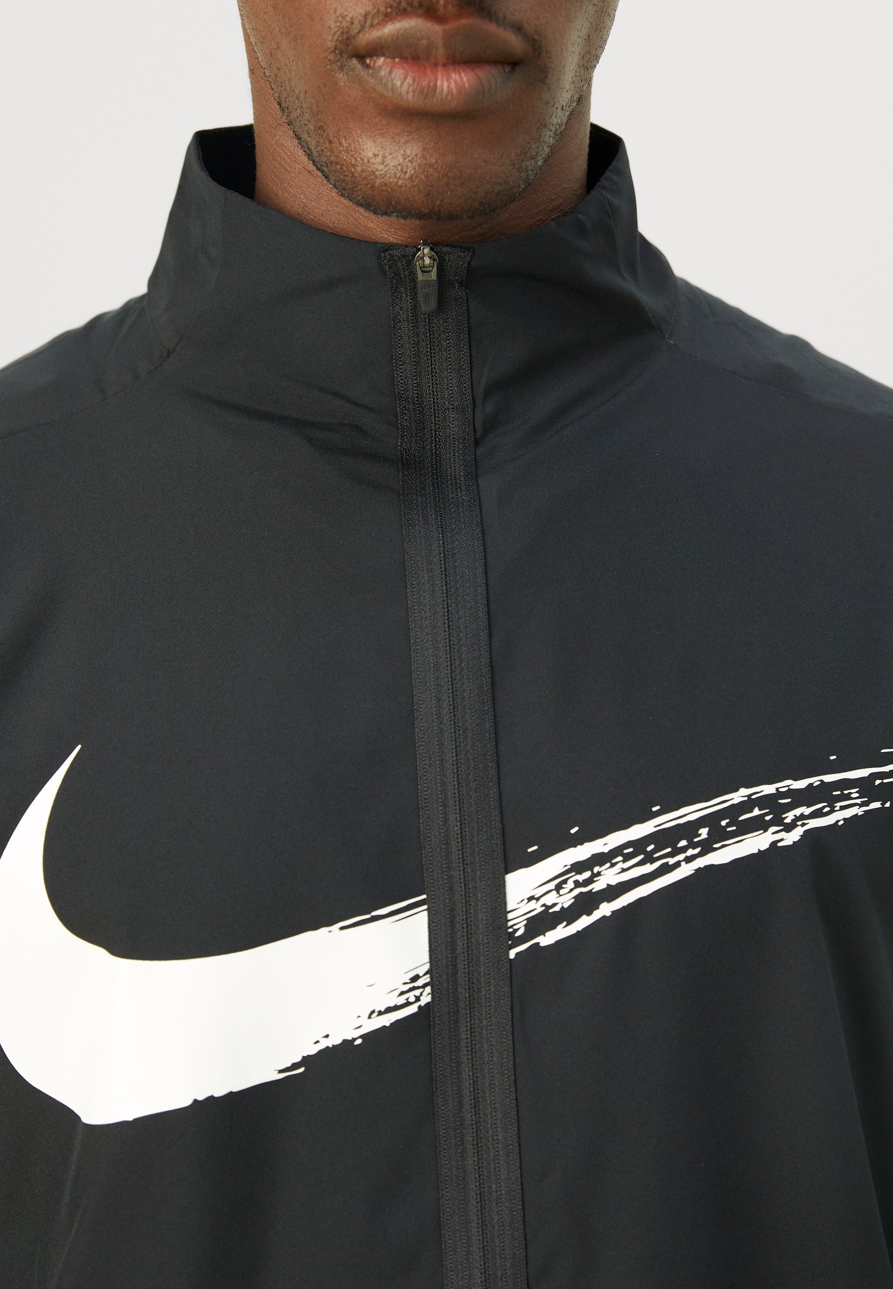 Nike Performance FORM - Trainingsjack - zwart/wit