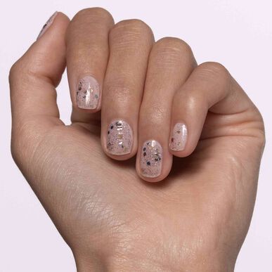 Essence Confetti Party -päällyslakka, joka muuttaa muotoaan 8 ml 8 ml