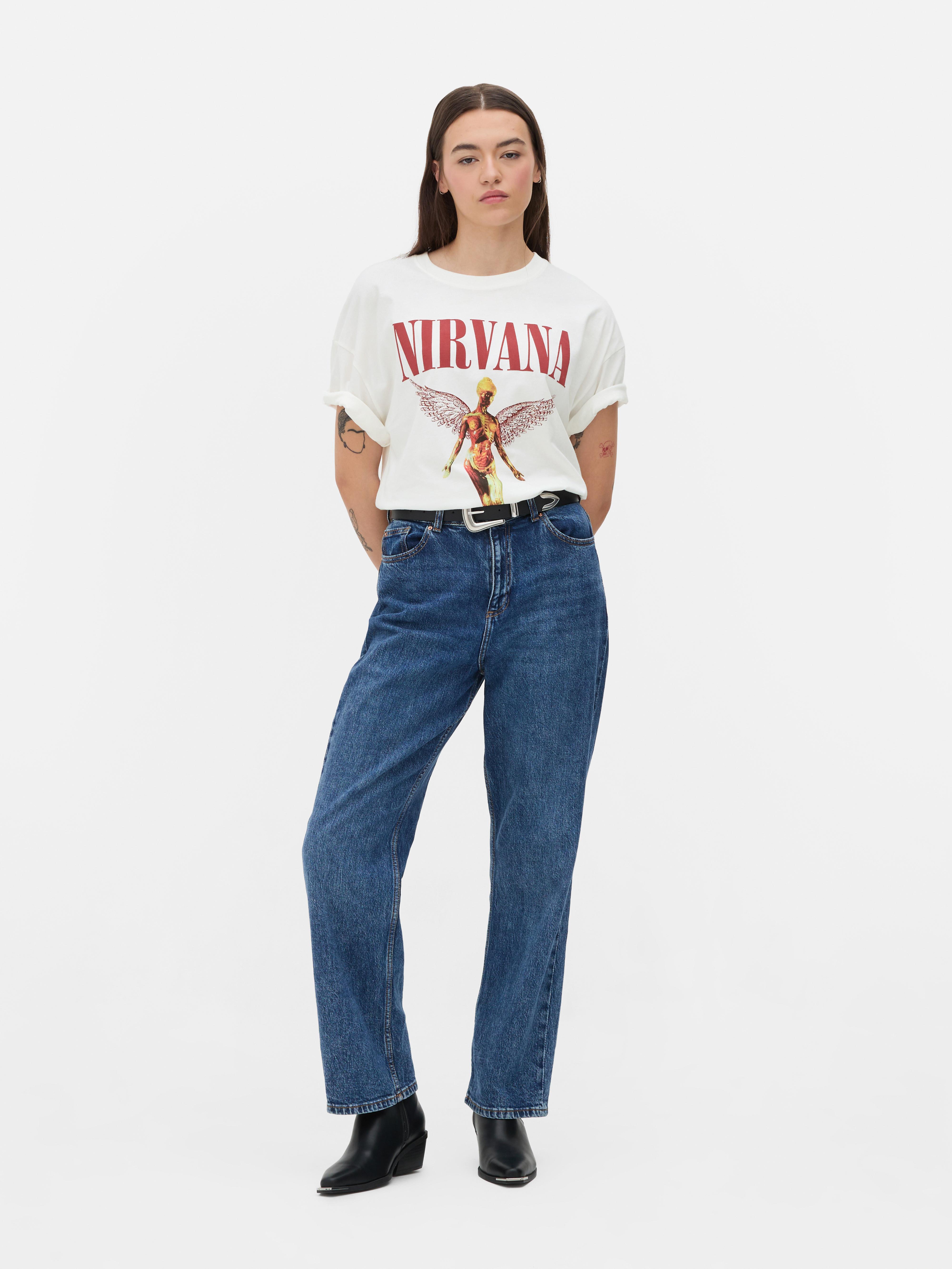 Tricou supradimensionat cu imprimeu Nirvana Un tricou supradimensionat cu un imprimeu Nirvana impresionant și mâneci scurte