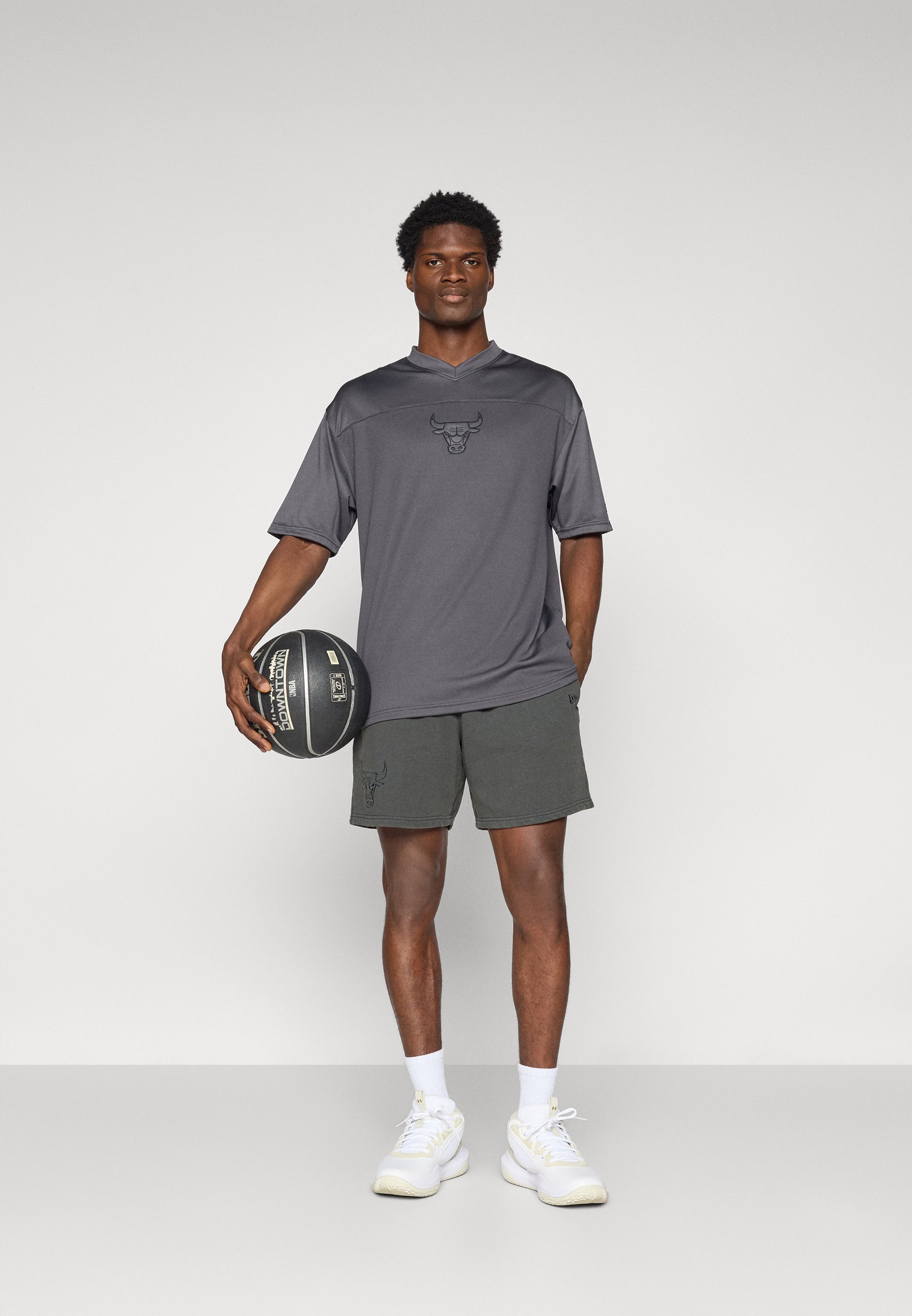 Pantaloncini New Era NBA CHICAGO BULLS LAVATI - Abbigliamento da club - grigio
