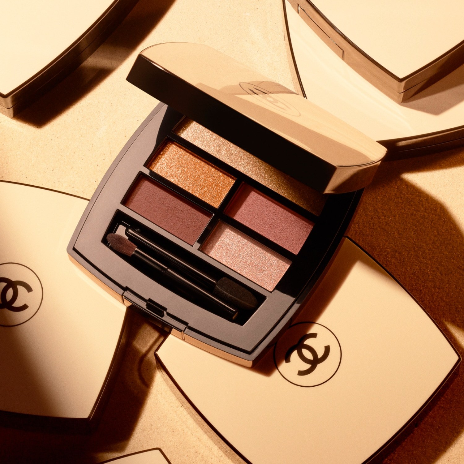 Paleta očných tieňov CHANEL Jar/Leto 2025 „Regard Belle Mine Naturalle“ – 4,5 g