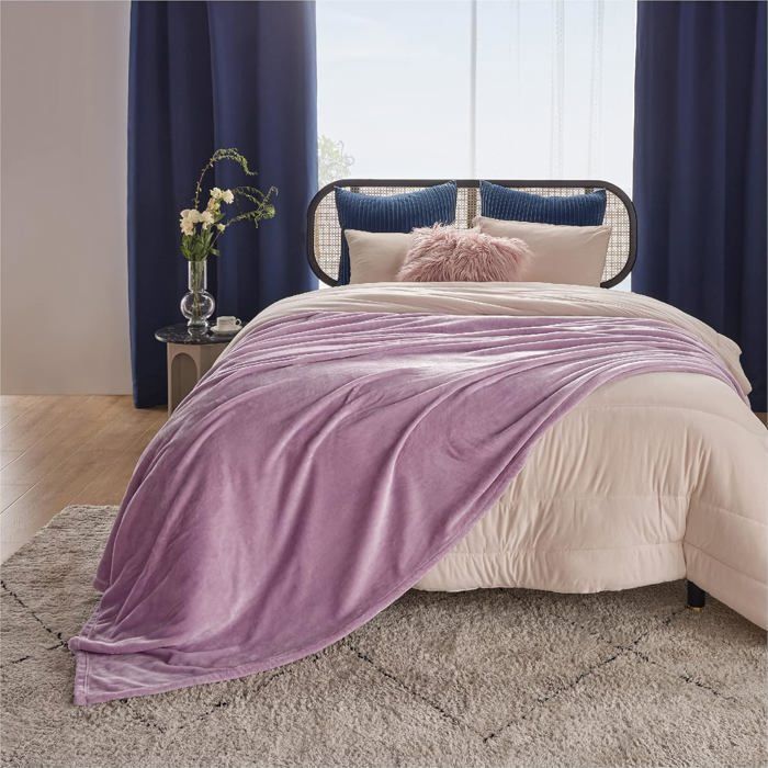 Manta de 220x240 cm - Cubrecama doble, color lila, manta grande para sofá, manta de franela suave y cálida para sofá