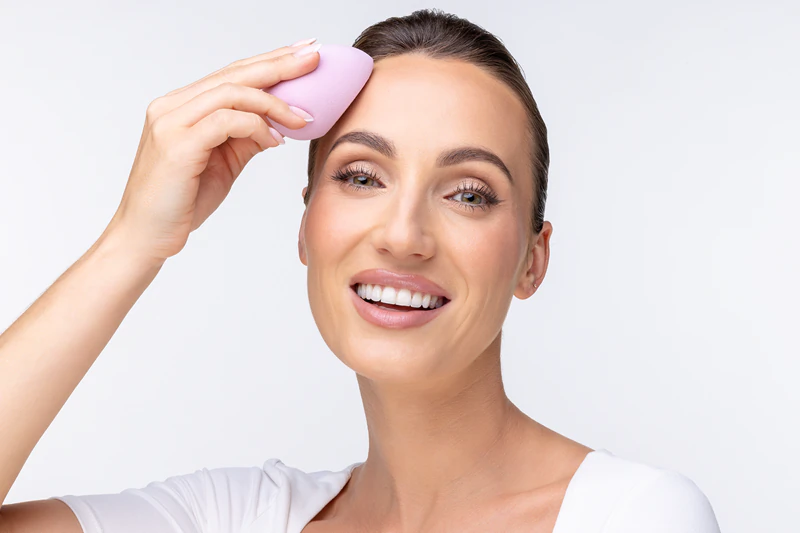 Notino Super Soft Make-Up Sponge kontúrovacia hubka na podkladovú bázu