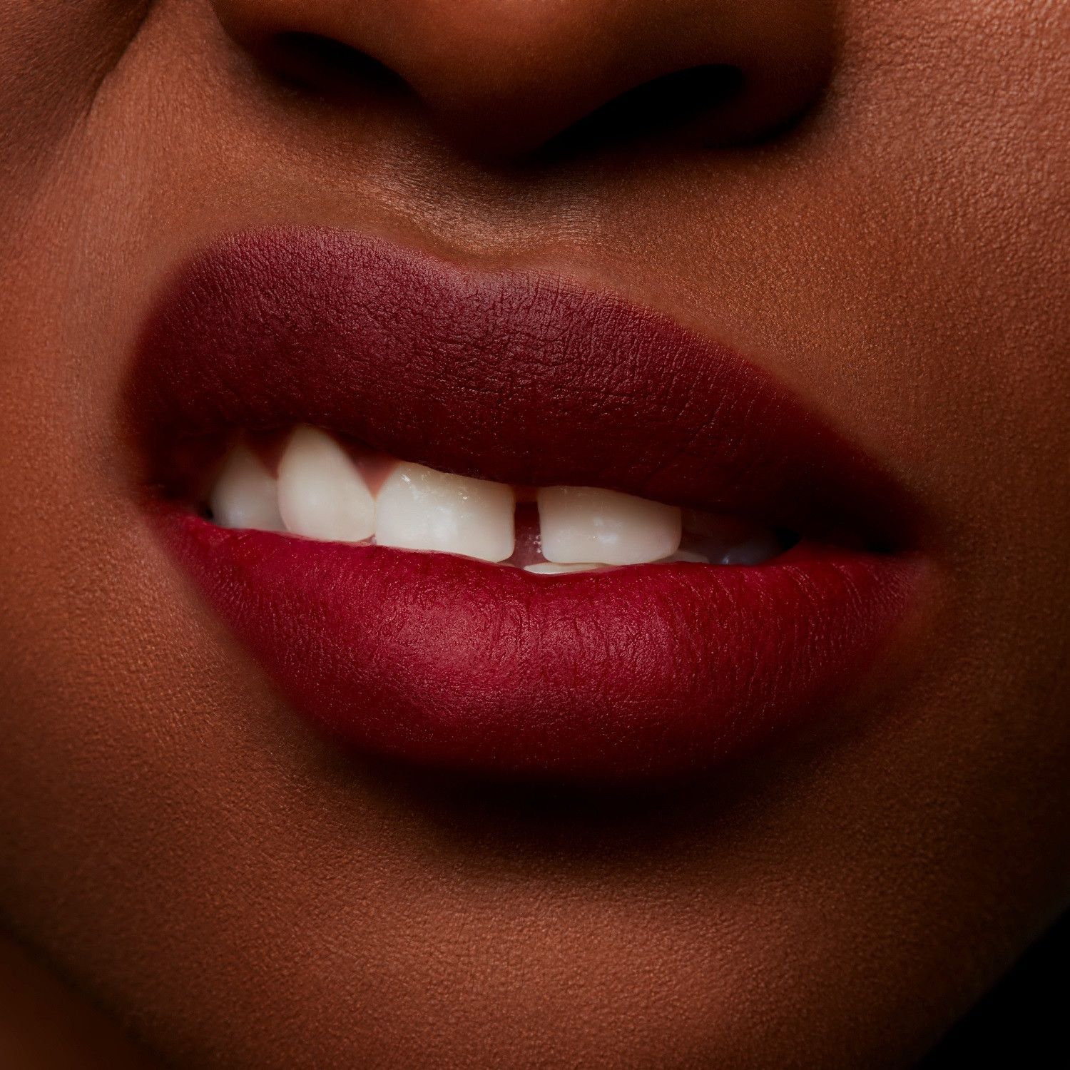 Tekutý matný rúž Powder Kiss Luxusné rúže