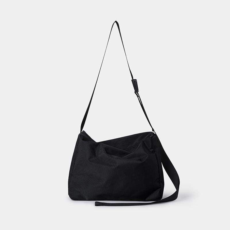 Nouveau sac bandoulière décontracté pour homme, grande capacité, style jeune et tendance, sac messager de marque.