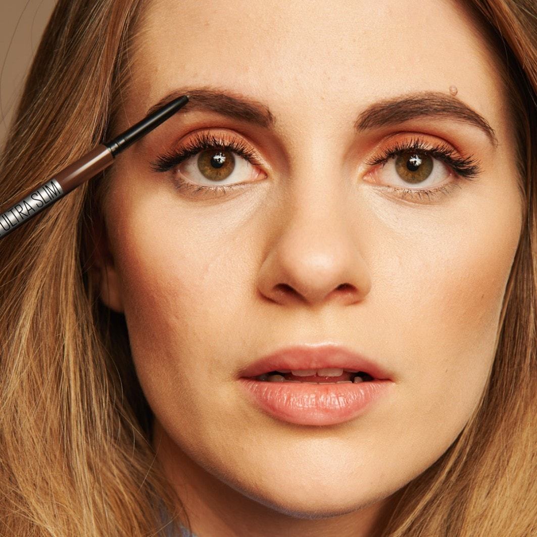 „Maybelline Brow Ultra Slim“ antakių pieštukas – 0,9 vnt.