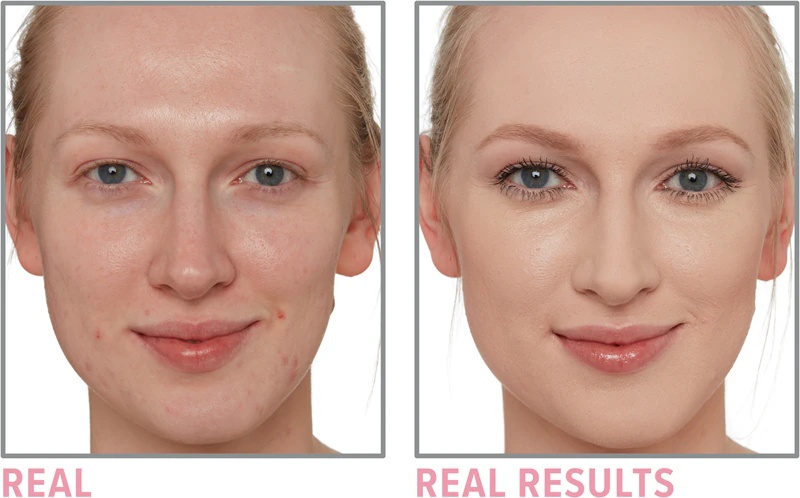 IT Cosmetics Bye Bye Pores Poreless Finish biri pudra, suteikianti švelnų, spindintį efektą.