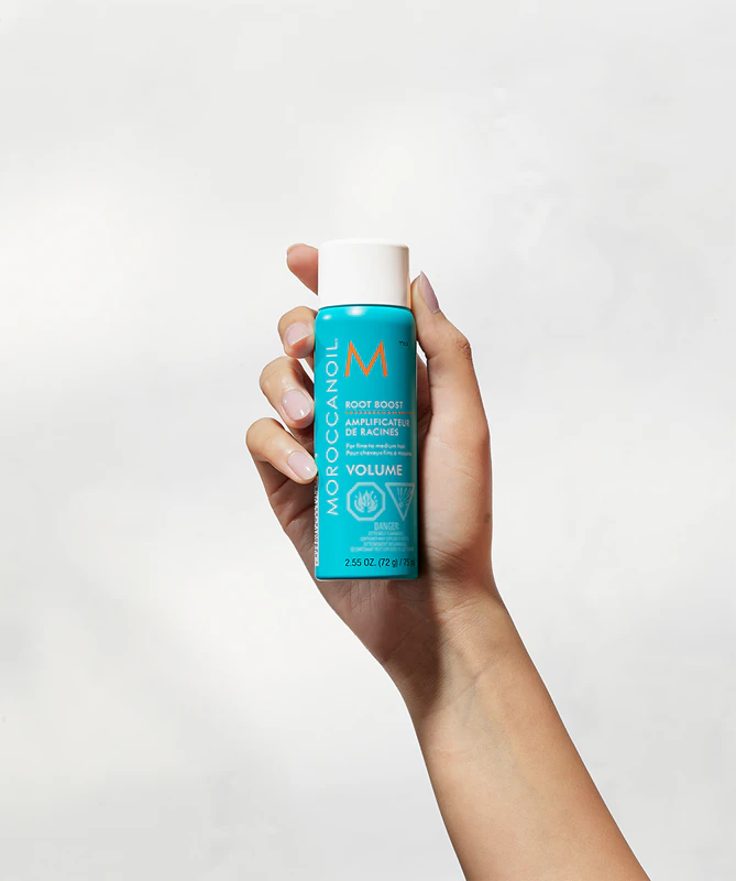 spray modelador Moroccanoil Volume Root Boost adiciona volume desde a raiz.