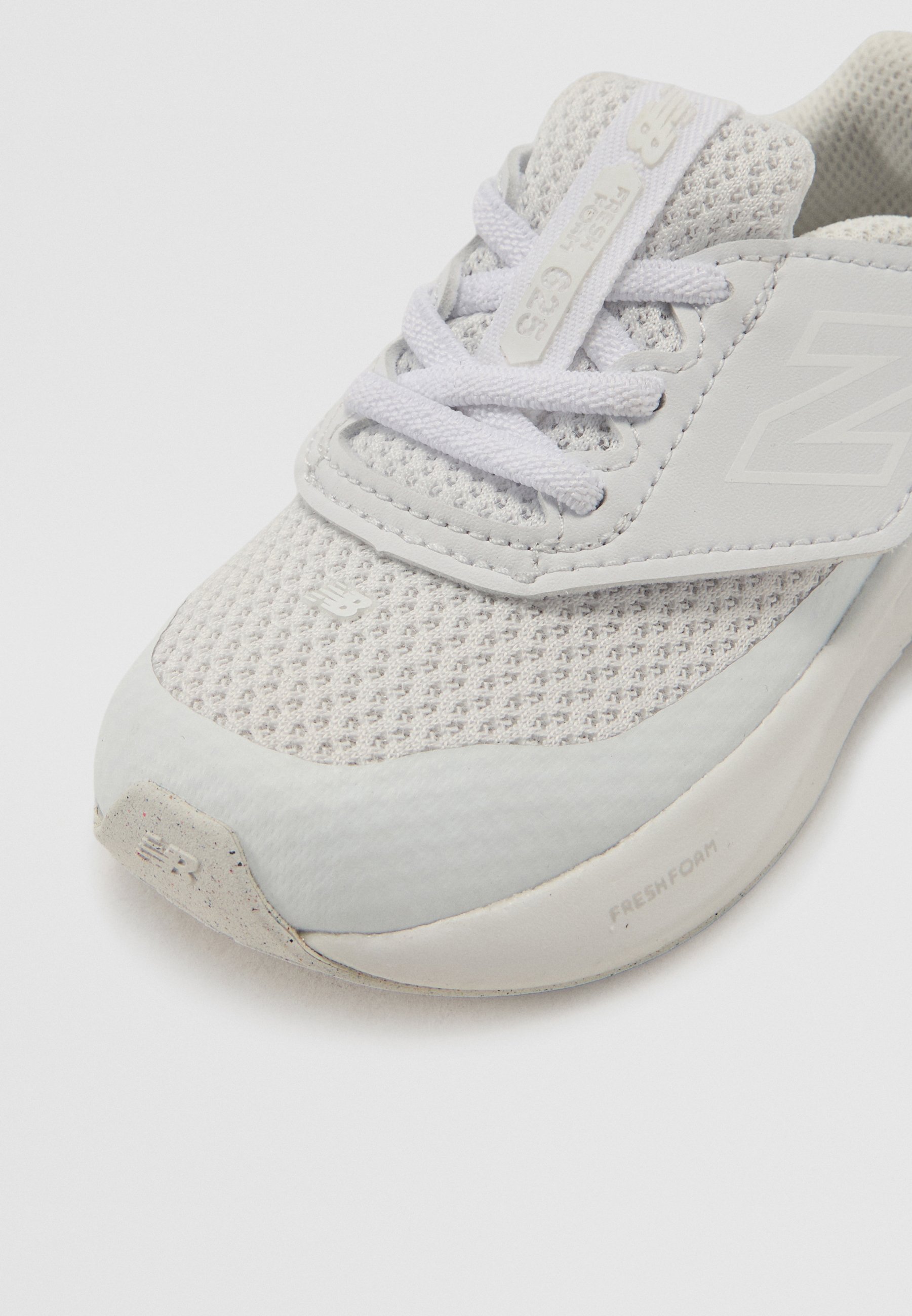 New Balance FRESH FOAM 625 UNISEX - Hardloopschoenen voor op de weg - wit