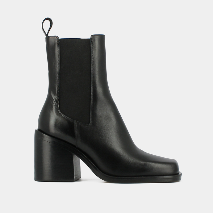 Boots à talons hauts et élastiques  en cuir noir