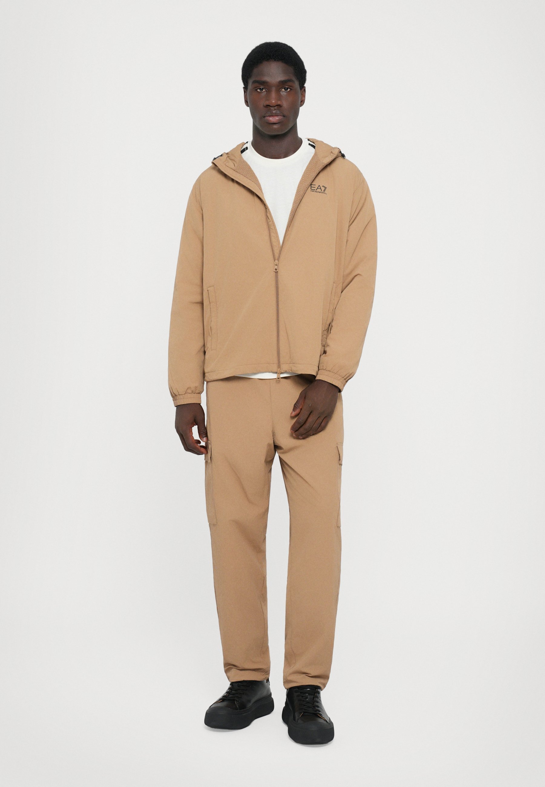 EA7 Emporio Armani TRAIN CORE PANTS - Cargohose - Tigerauge