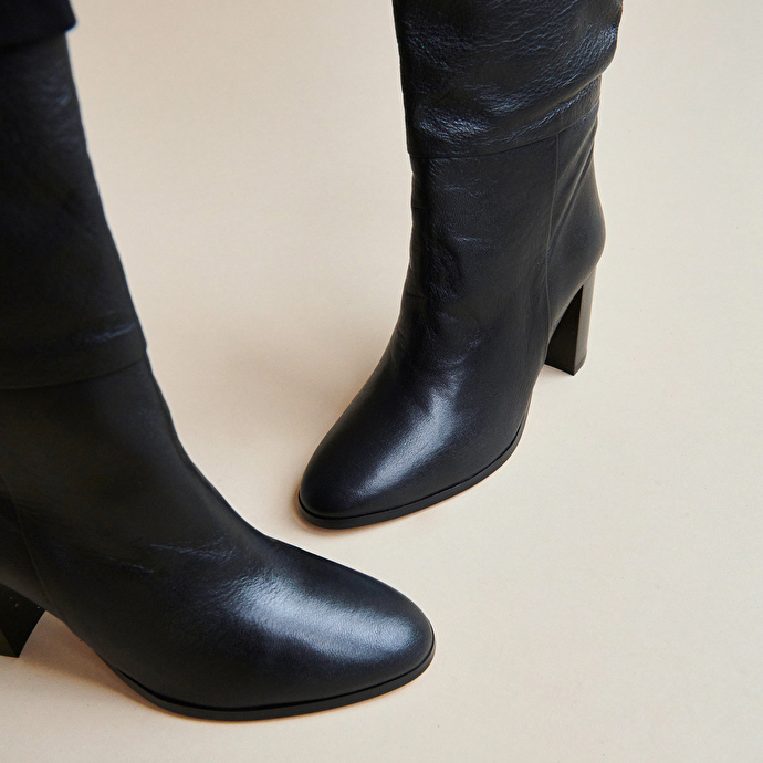 Bottines pointues  en cuir et velours noir
