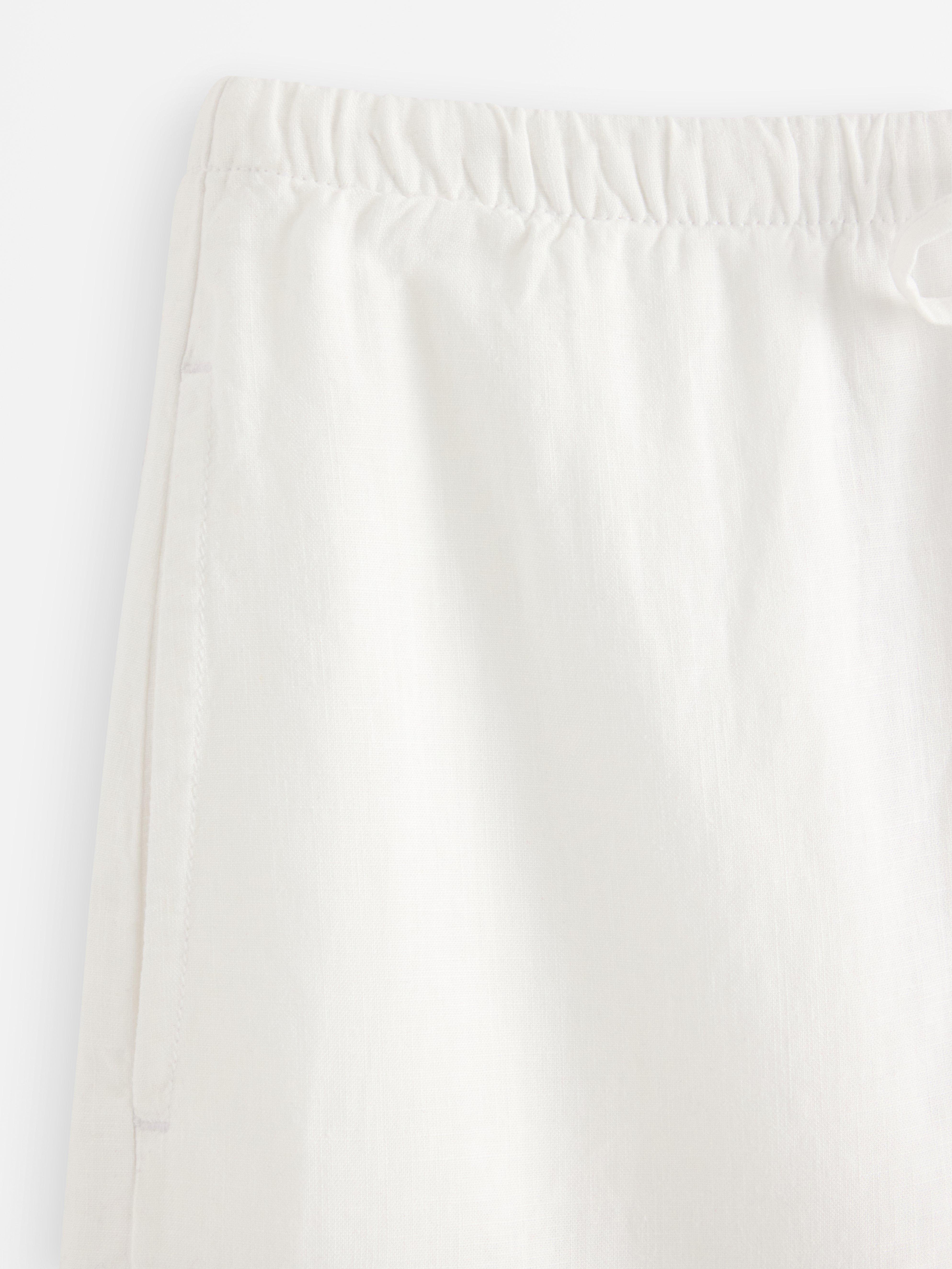 Pantalones cortos de lino blanco