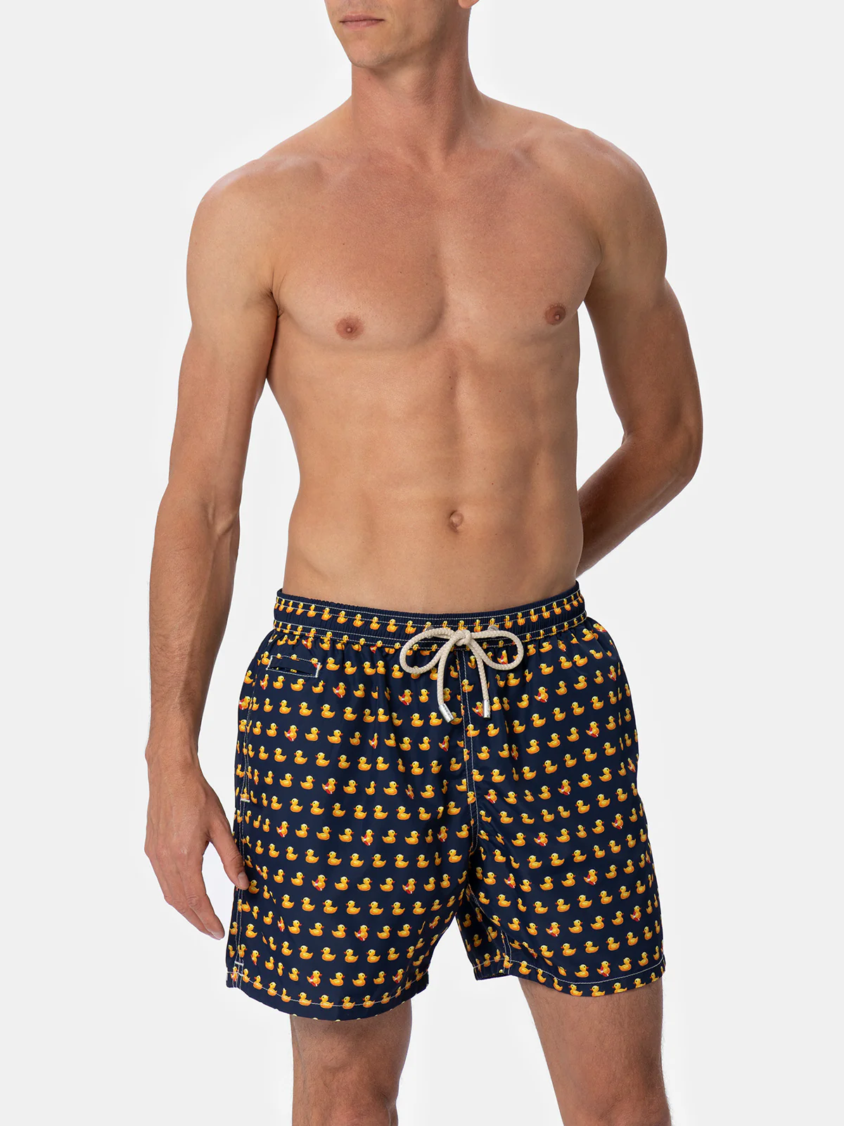 Mid-length zwembroek voor heren | Sneldrogend, all-over print met rubberen eendjes | Elastische tailleband, verstelbaar trekkoord | MC2 Saint Barth