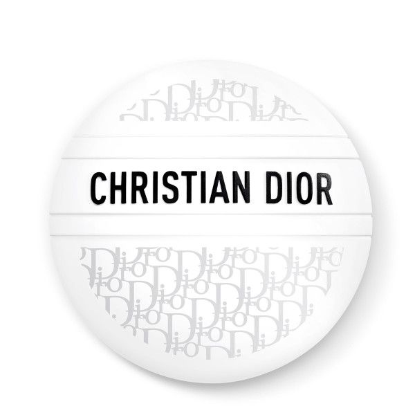 „Dior Le Baume“ daugiafunkcis balzamas – atgaivinantis. Prabangus drėkinamasis ir maitinamasis poveikis.