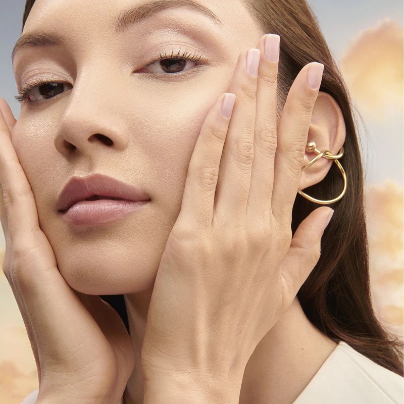 Darphin Éclat Sublime Dual Replenishment Treatment, essência facial para iluminar e suavizar a pele.