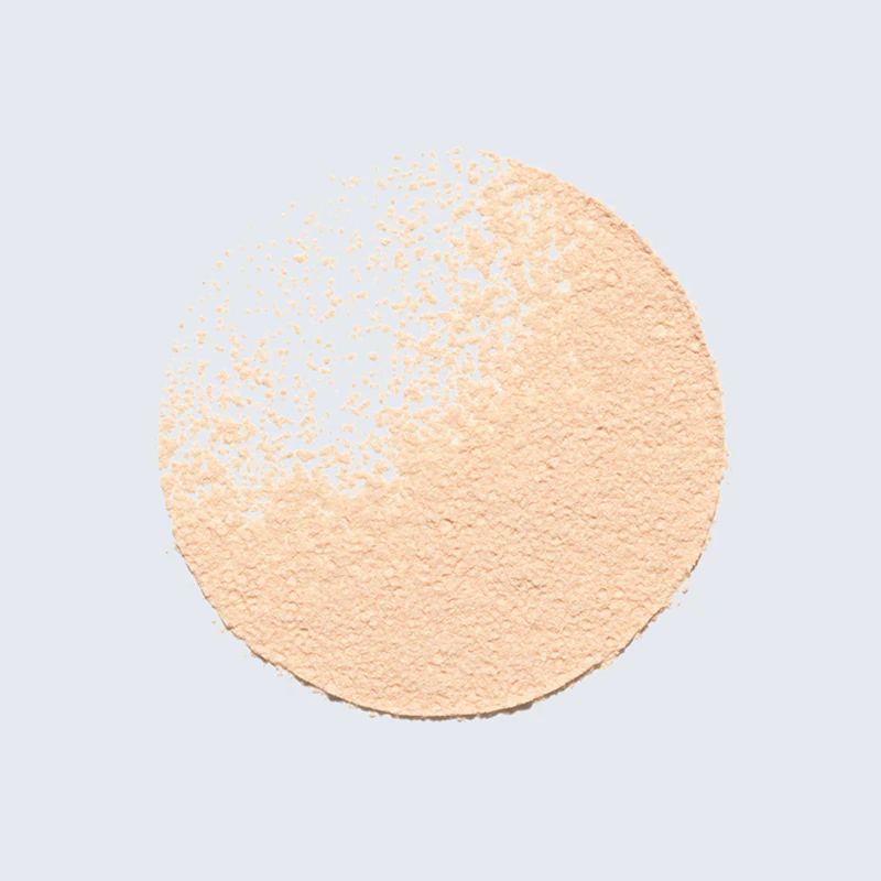 pó solto Estée Lauder Double Wear Sheer Flattery é uma base em pó que proporciona um look natural.