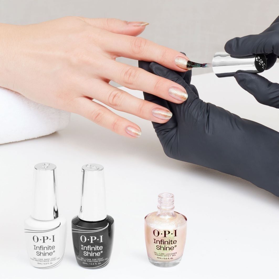 OPI nagų lakas „Infinite Shine Holiday 2025“ – „Good Enough To Treat“ – 15 ml