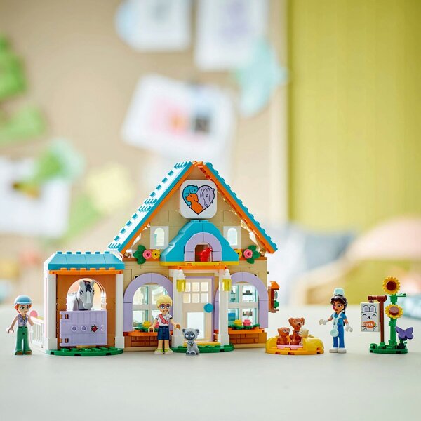 LEGO Friends 42651 Hesteklinik med dyrlæge