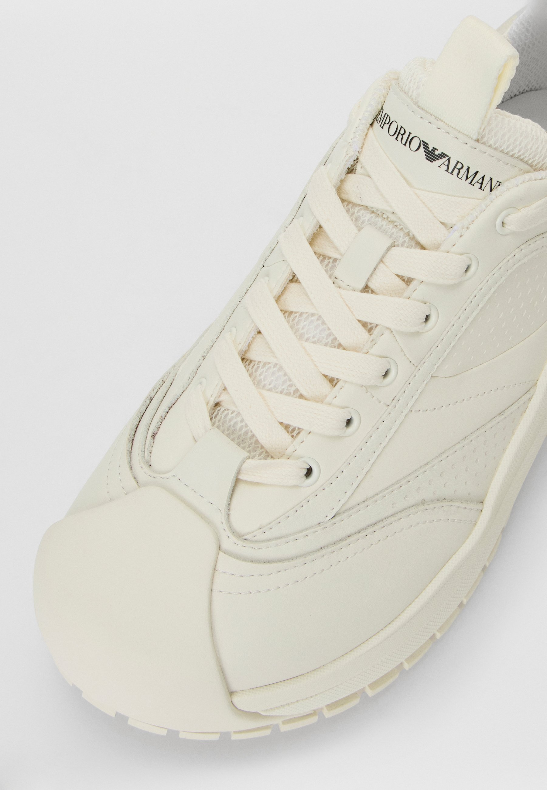 Baskets Emporio Armani blanches