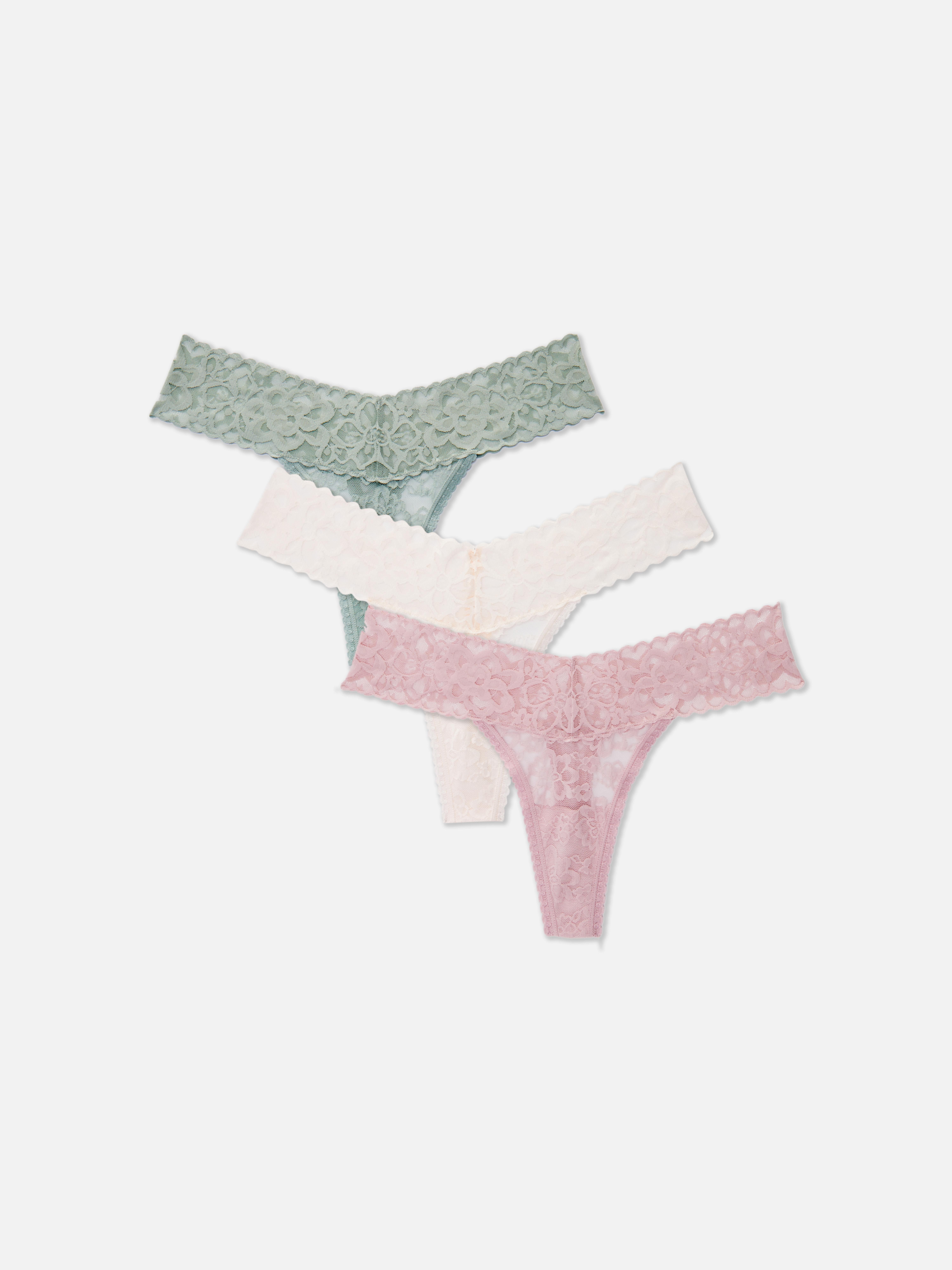 Tanga din dantelă, set de 3 Un set de tanga din dantelă cu model bandeau